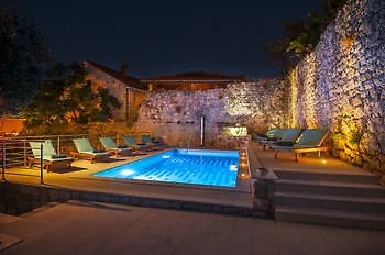 California Apartment *